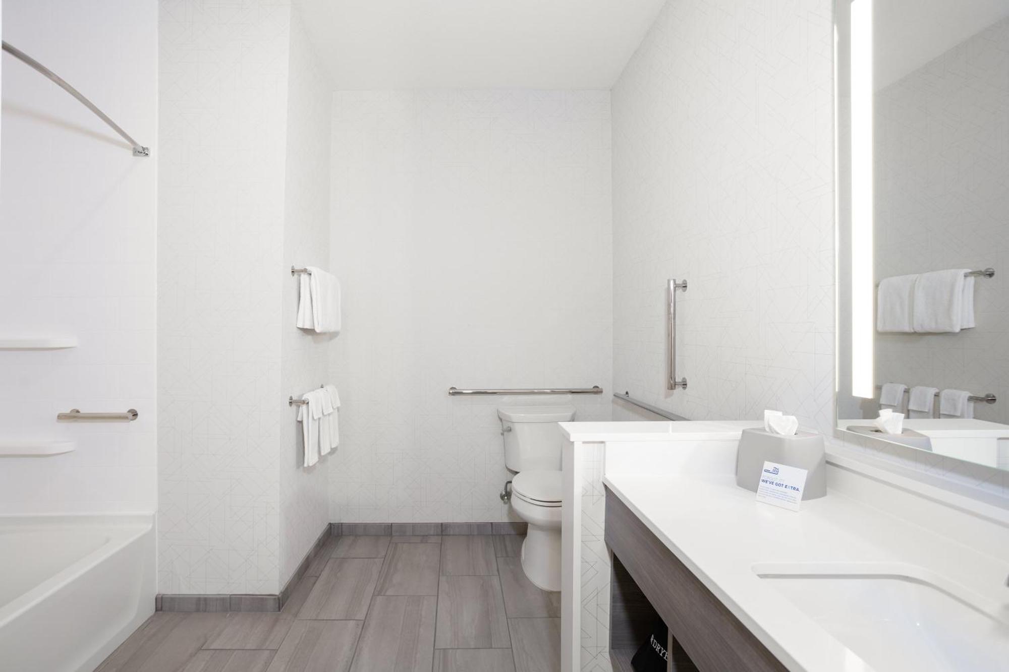 Holiday Inn Express & Suites Brookhaven By Ihg Exteriör bild